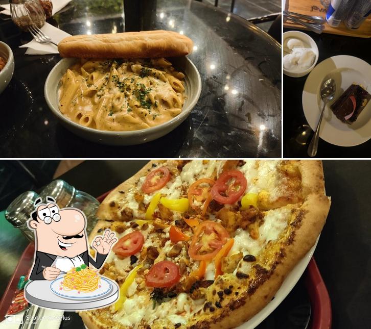 Spaghetti carbonara at Java+