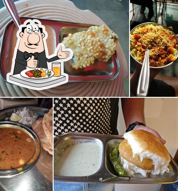 Food at Ruchi Snacks