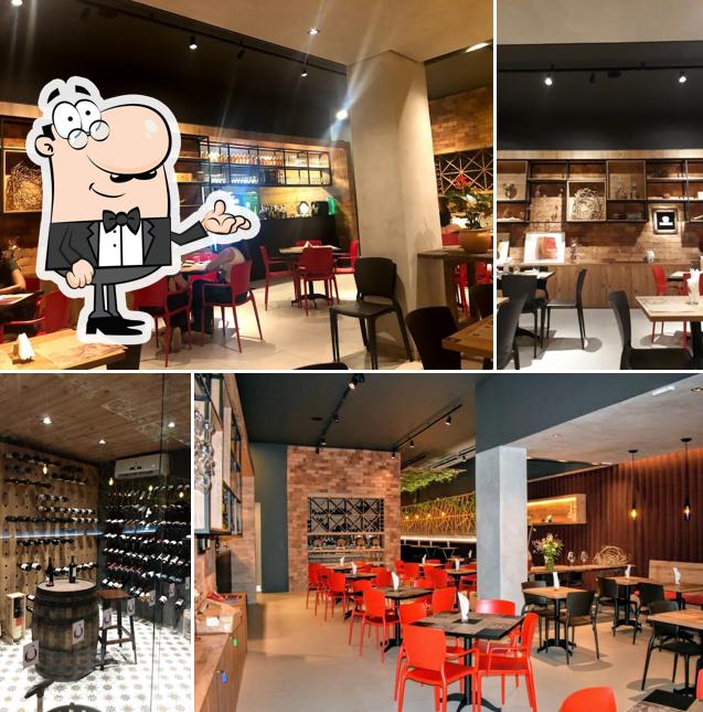 O interior do Bordô Gastro Vino