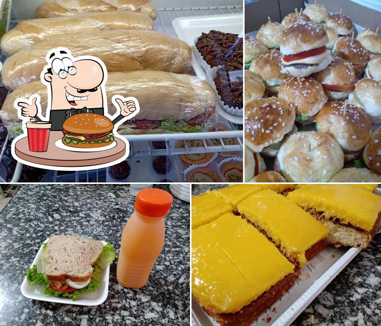 Experimente um hambúrguer no Padaria e Cafeteria da Esquina