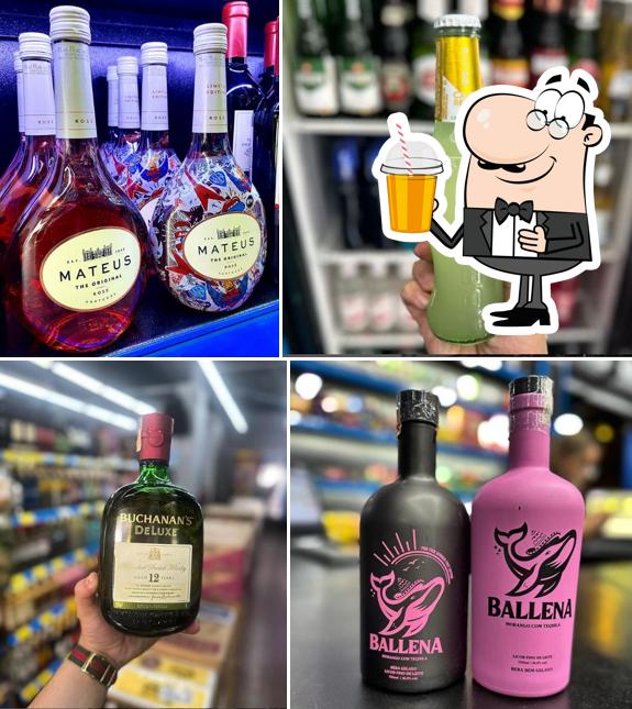 My Bar Distribuidora de Bebidas serve um número de drinques