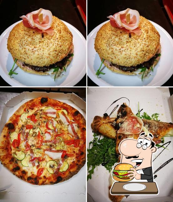 Prova un hamburger a Cafe Libero