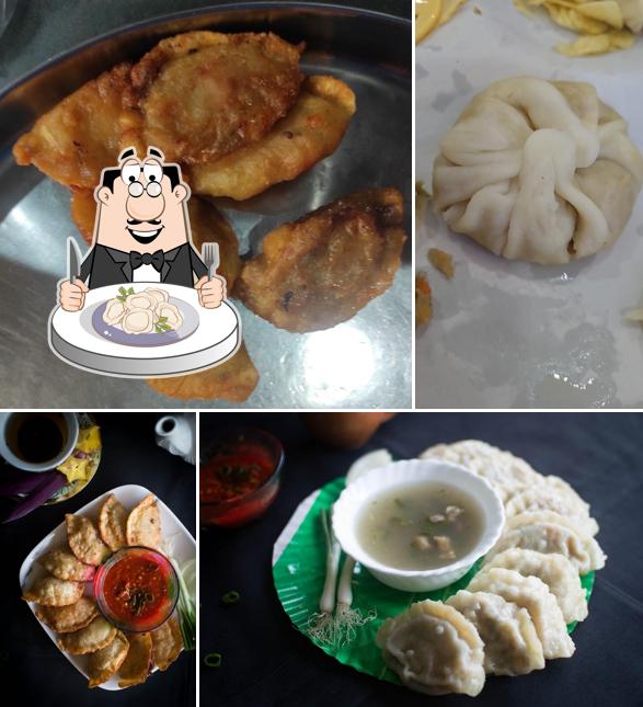 Dumplings at MOMOMIYA