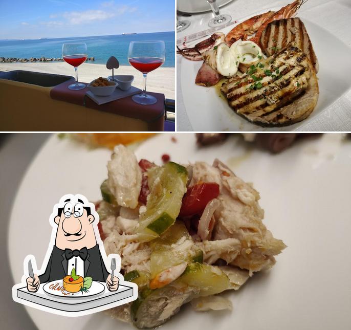 Voici la photo affichant la nourriture et vin sur RISTORANTE RIVA AL MARE 2.0