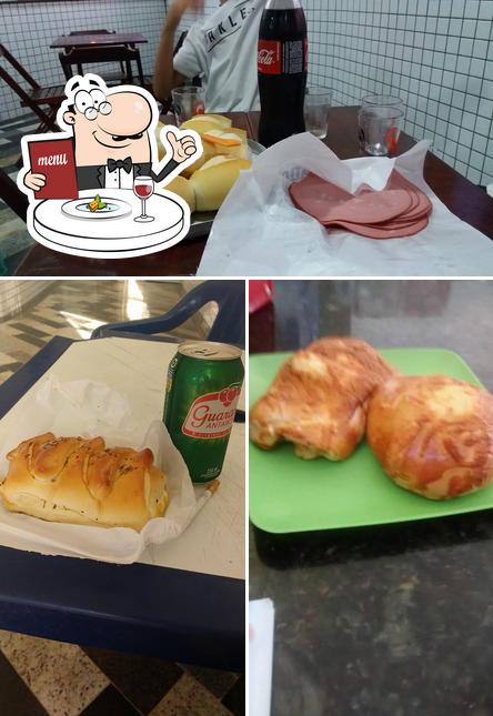 A comida e bebida do restaurante