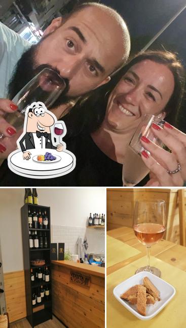 È gradevole bersi un bicchiere di vino a Un Calice e Mille Lune