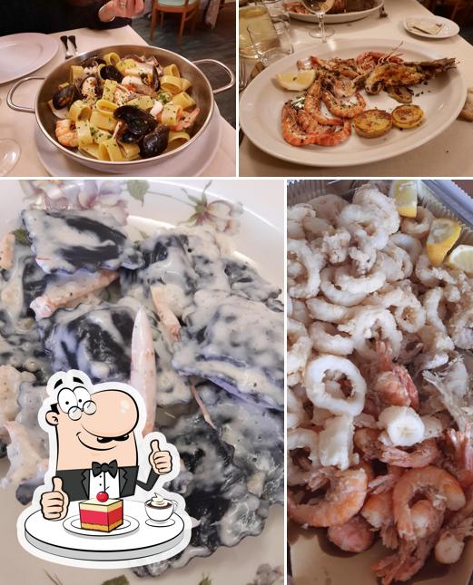 Ristorante @ Ristorante il Castellaccio serve un'ampia varietà di dolci