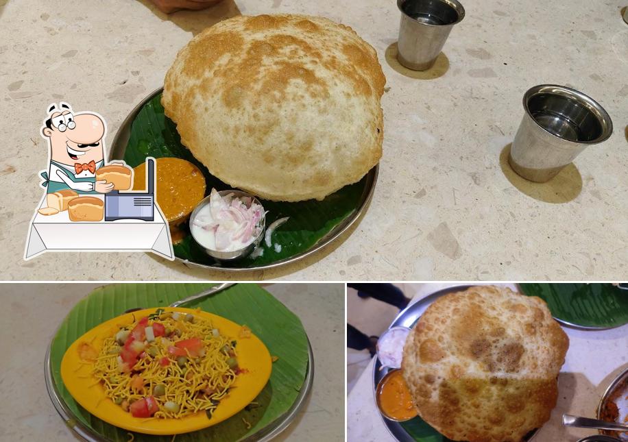 Garlic bread at Shree Lakshmi Bhavan