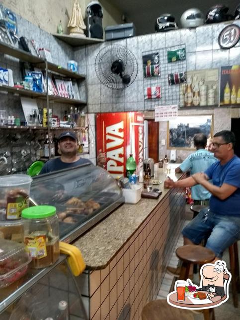 Look at the image of Bar do Everaldo