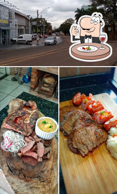 Entre diferentes coisas, comida e exterior podem ser encontrados no Restaurante Chico Mineiro