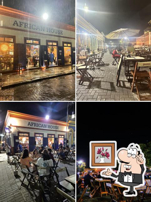 Veja imagens do interior do African House - Centro