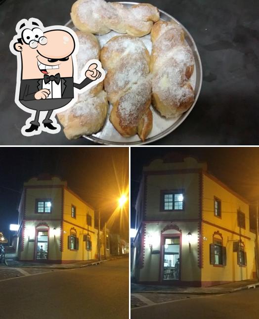 Entre diversos coisas, exterior e comida podem ser encontrados no Casarão 7