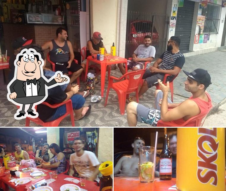 Confira a ilustração ilustrando interior e comida no Bar do Teles