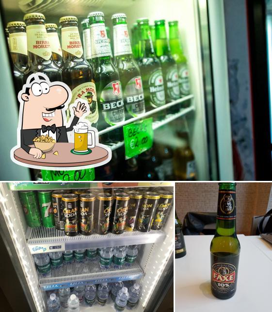 Puoi goderti un rinfrescante bicchiere di birra chiara o scura