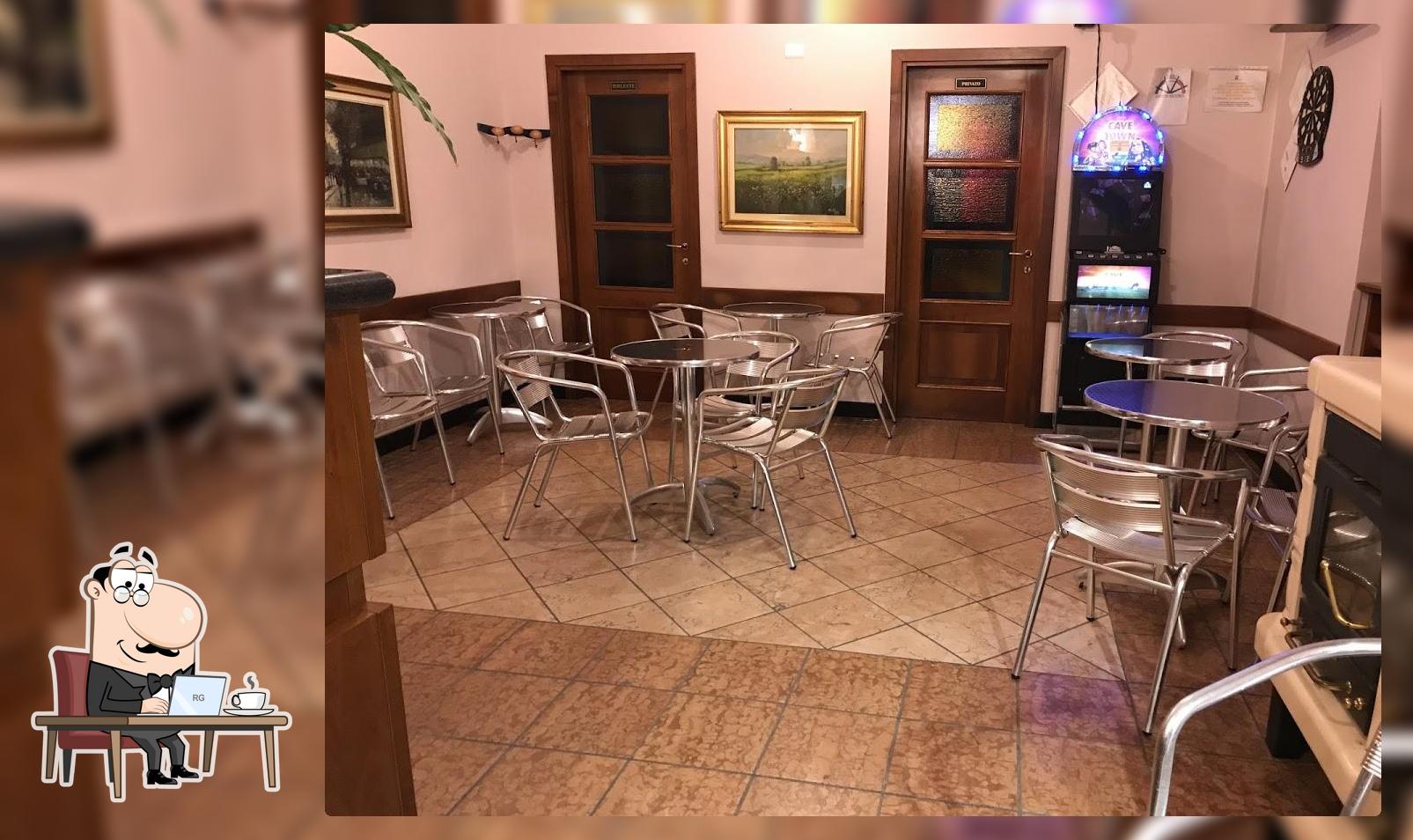 Siediti a un tavolo di Guzzetti Gianfranco Privativa Bar Caffe