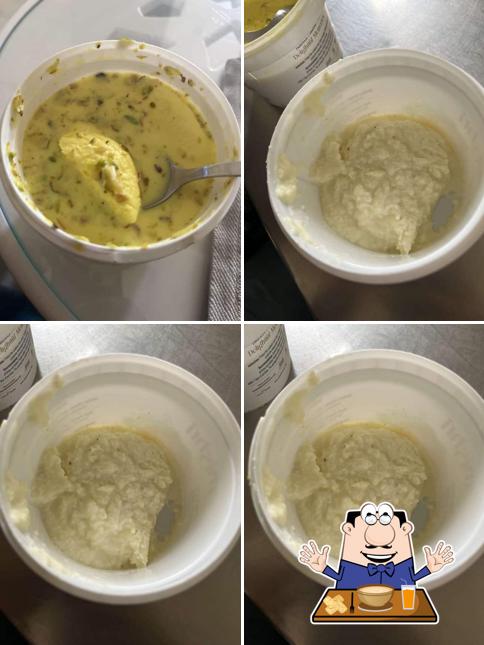 Clam chowder at CHAToRIS Mishri Sweets Taksh Galaxy Mall