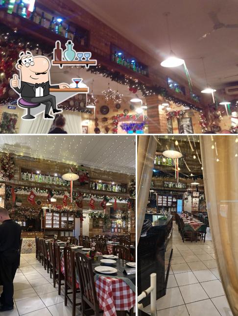 O interior do Don Léo's