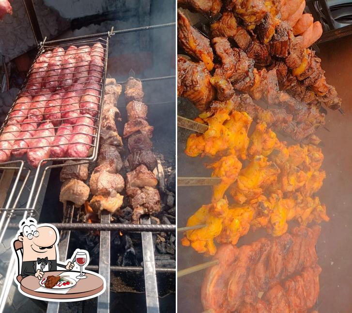 Prove pratos de carne no Restaurante Quintal da Irene