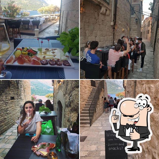 Ecco un'immagine di Roco - Farm2Table Wine,Vinyl &amp; Coctails experience