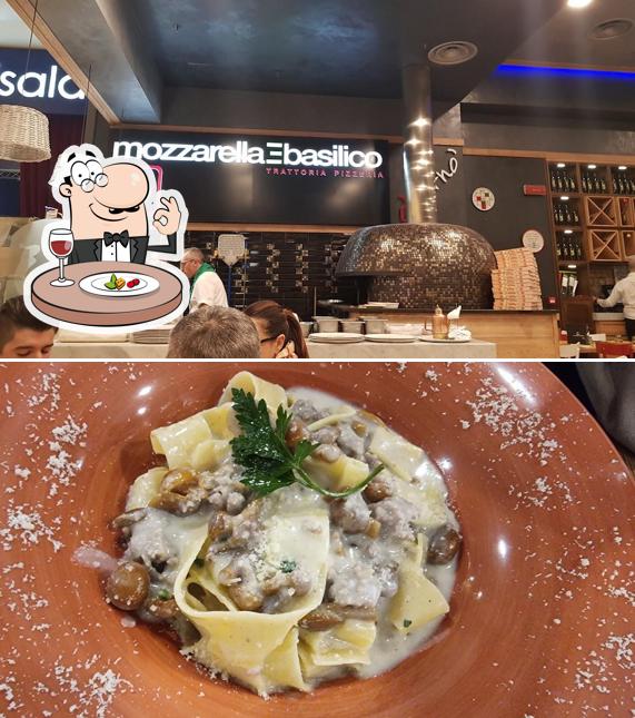 Nourriture à Mozzarella e Basilico