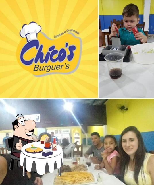Peça um hambúrguer no Chicos Burguer Lanches, X-Salada, Tábuas , Batata Frita e Petiscos