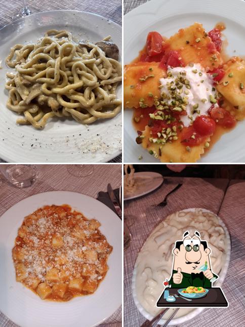 Maccheroni al formaggio al Il Casale Pomodoro E Basilico