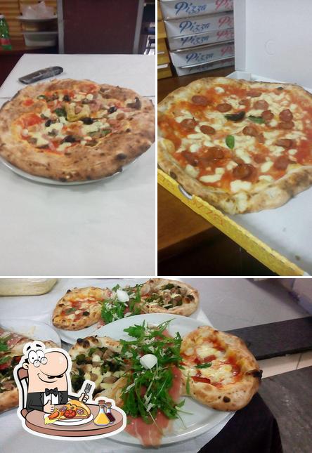 Ordina tra le svariate varianti di pizza