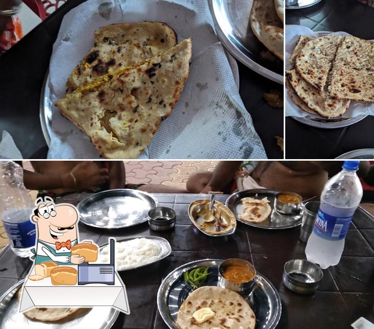 Garlic bread at PANDIT JI DHABA AND SHUDDH BHOJNAALAY
