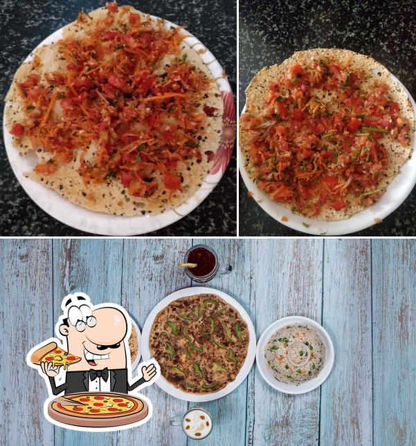 Order pizza at Ruchi Punjabi Paratha