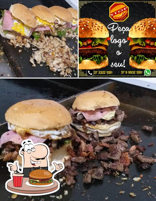 Experimente um hambúrguer no Stop Lanches