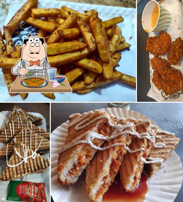 Chicken wings at Refresh RESTRO CAFE