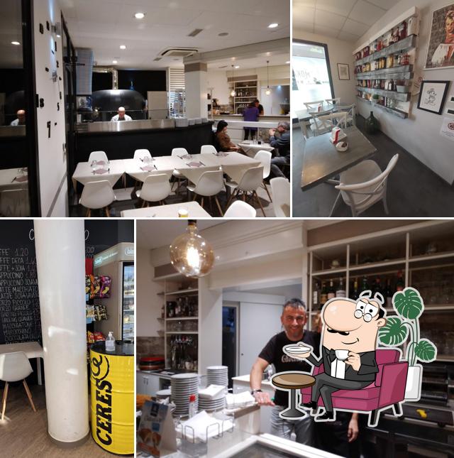 Siediti a un tavolo di Chocolate Bar 330