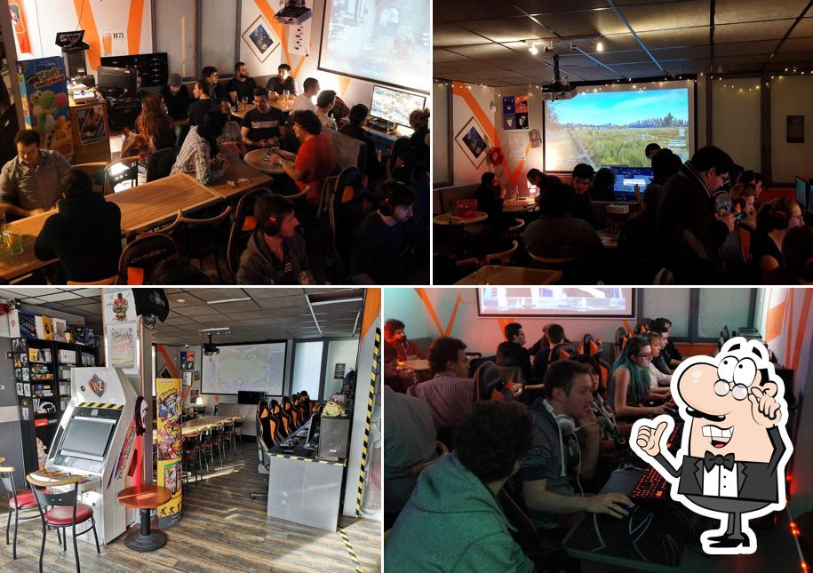 Installez-vous à l'une des tables de WarpZone Rennes