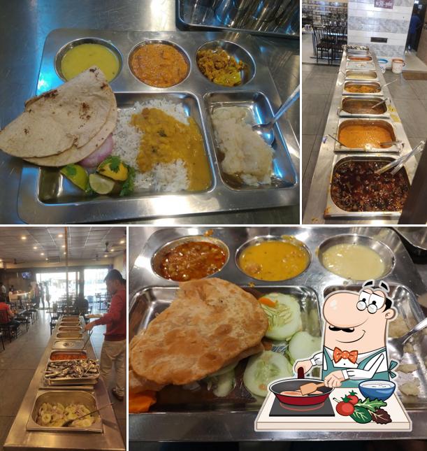 Chicken curry at Karnawat bhojan prasadi