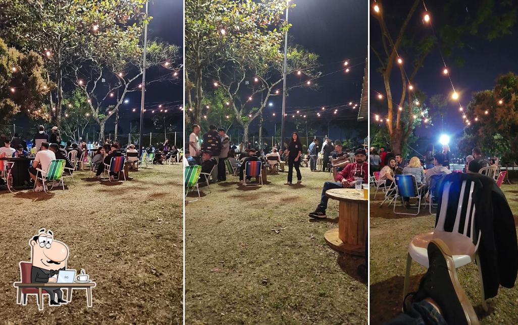 O interior do BUB'S Pizza & Chopp