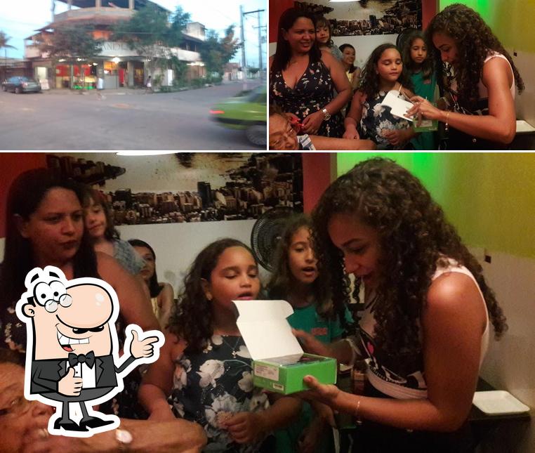 Look at the image of Sandro's Lanches