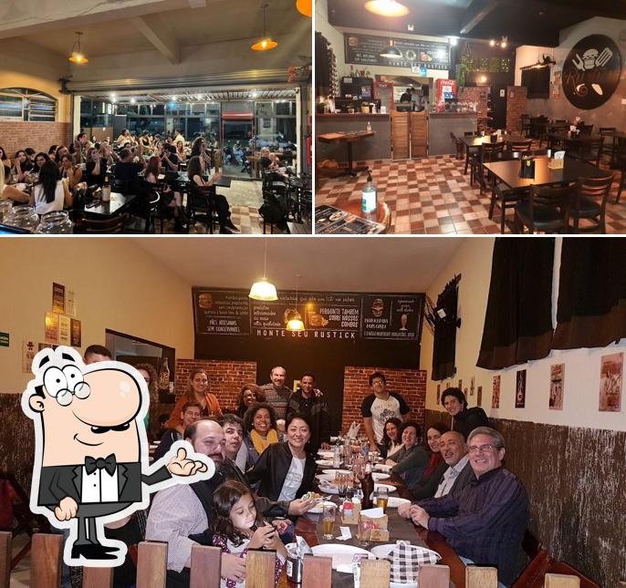 Veja imagens do interior do Rustick Bar e Petiscaria