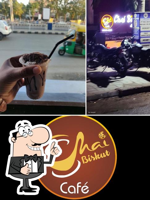 See this picture of CHAI BISKUT CAFE