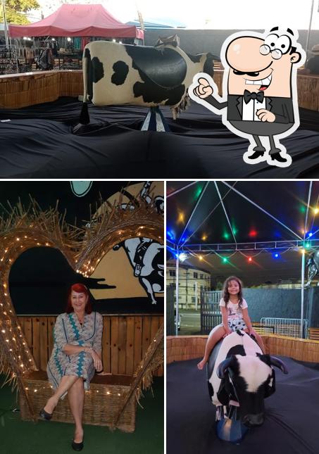 Veja imagens do exterior do Cowboys rustic bar