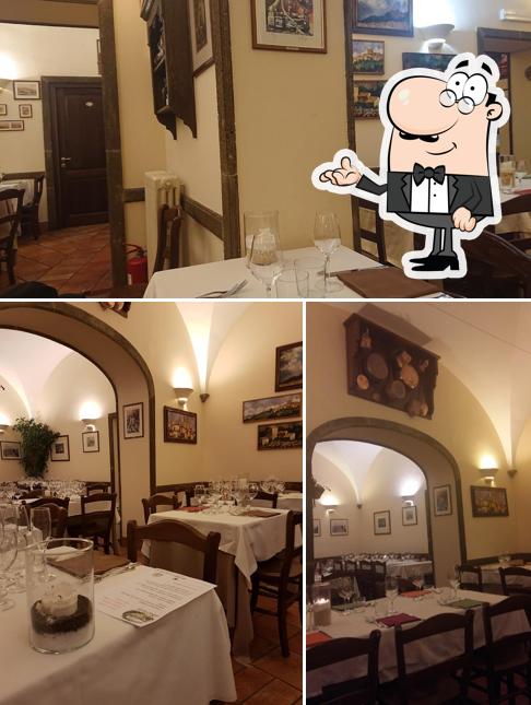 Dai un'occhiata agli interni di Trattoria Zarazà