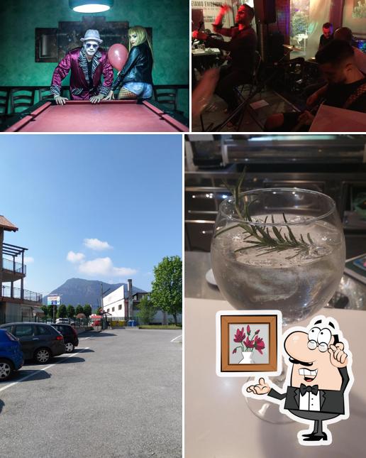 La immagine della interni e esterno di B.eat ( Barmando) MESSICANO ASIATICO cocktail bar