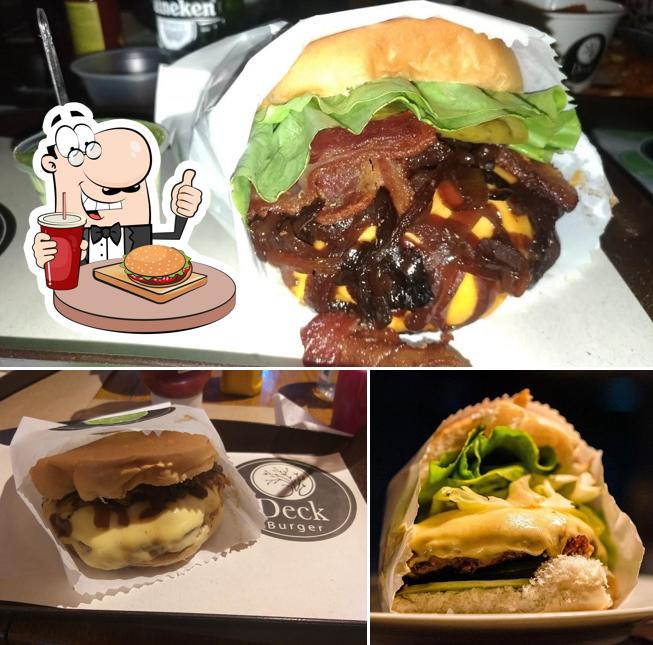 Consiga um hambúrguer no Deck Burger