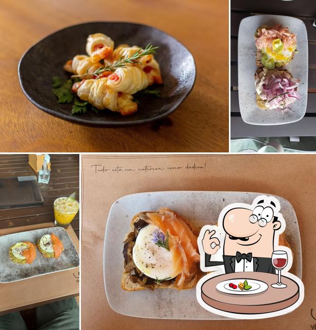 Torrada com abacate em Vila Sabará