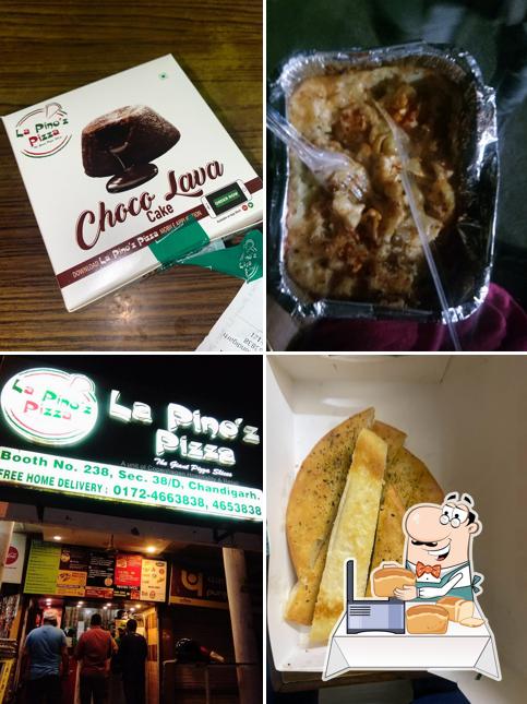 Garlic bread at La Pino'z Pizza Sector-38