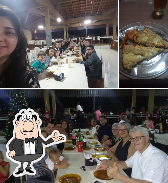 Esta é a imagem apresentando interior e sobremesa a Pizzaria Monte Grappa