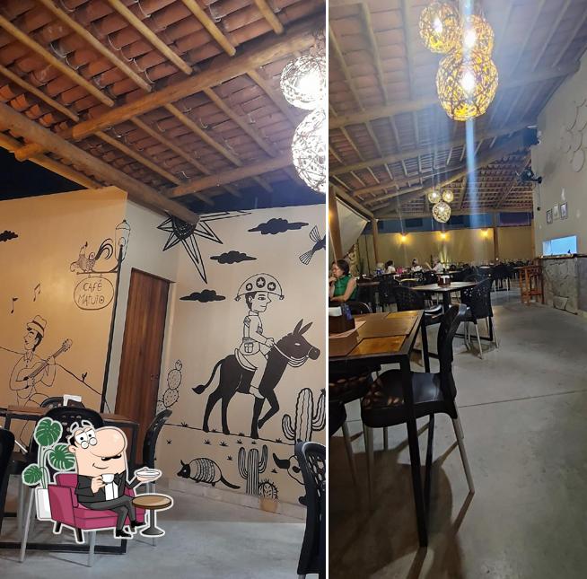 O interior do Café Matuto