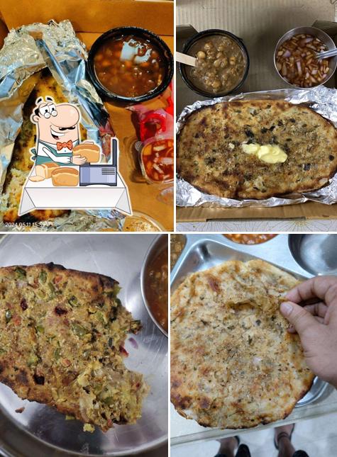 Garlic bread at Bodiwala Amritsari Kulcha