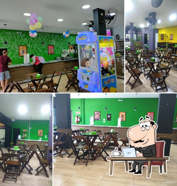 O interior do Açaí Da Barra - Embu Das Artes