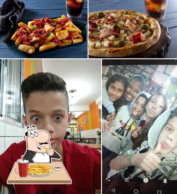 Prove batatas fritas no Sandro's Pizza Salão e Delivery - Pizzaria, lanches e porções