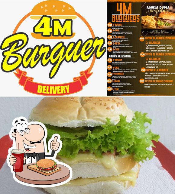 Delicie-se com um hambúrguer no Hamburgueria 4m_Burguer